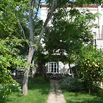 La Maison D'antoine לינה וארוחת בוקר 3*