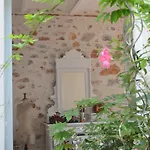 La Maison D'antoine לינה וארוחת בוקר 3*