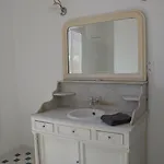 לינה וארוחת בוקר La Maison D'antoine 3*