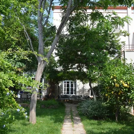 La Maison D'antoine Bed & Breakfast 3*